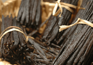 Twine-wrapped vanilla sticks